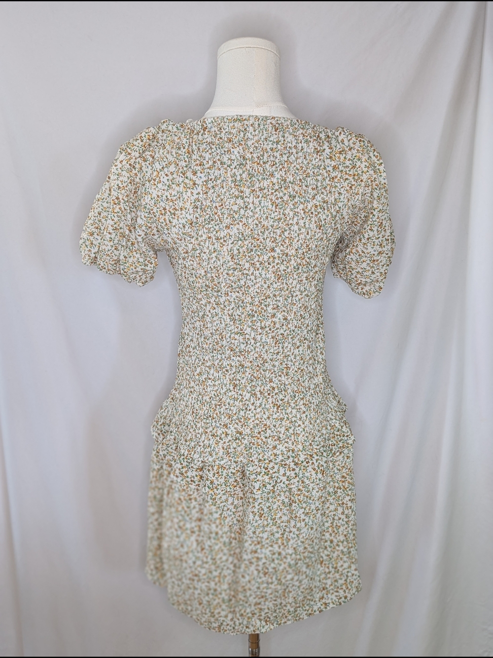 Promesa Smocked dress off/on shoulder yellow NWT - Picture 3 of 6